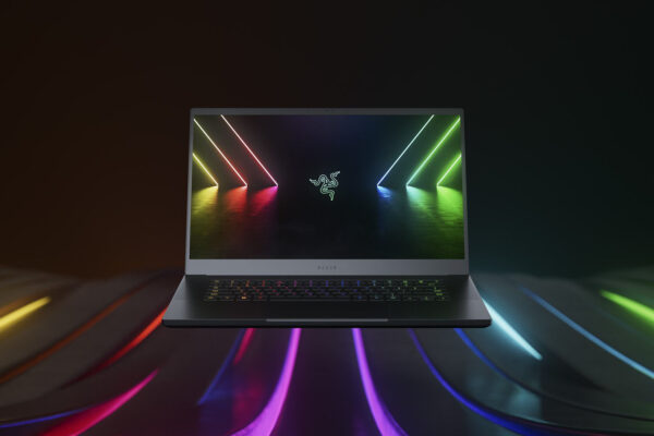 Razer Blade 15 RZ09-0421NWG3-R3W1, Intel CoreTM i9, 39.6 cm (15.6"), 2560 x 1440 pixels, 16 GB, 1 TB, Windows 11 Home